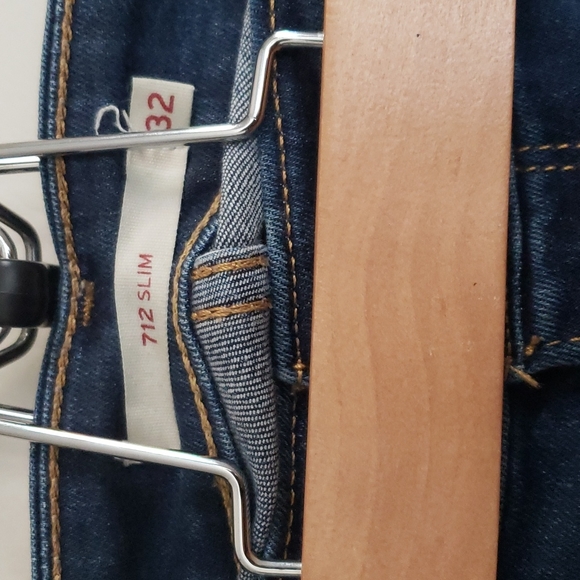 Levis 712 Slim Jeans - Picture 3 of 8